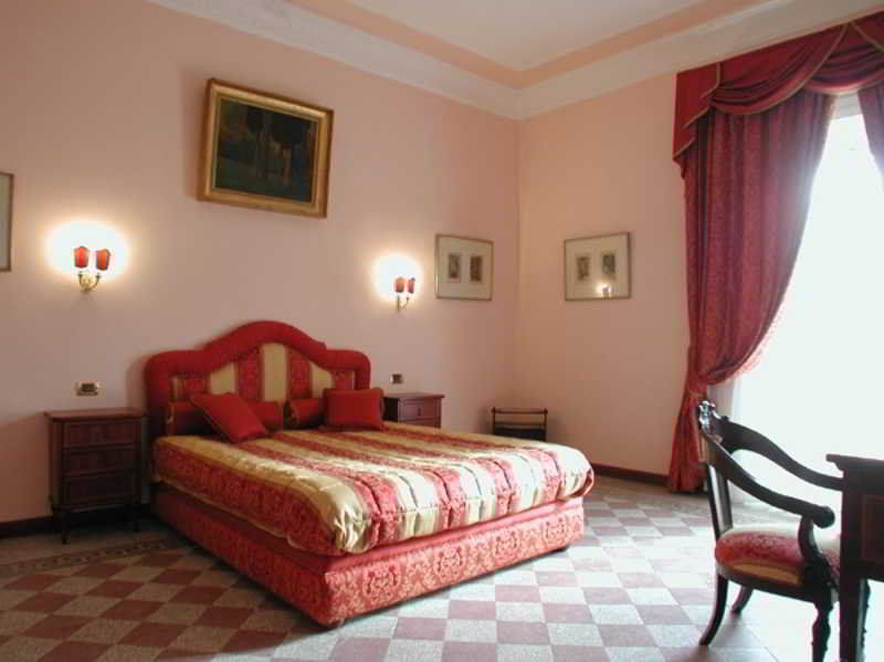Episcopo Lipinsky Luxury Suites Rome Room photo